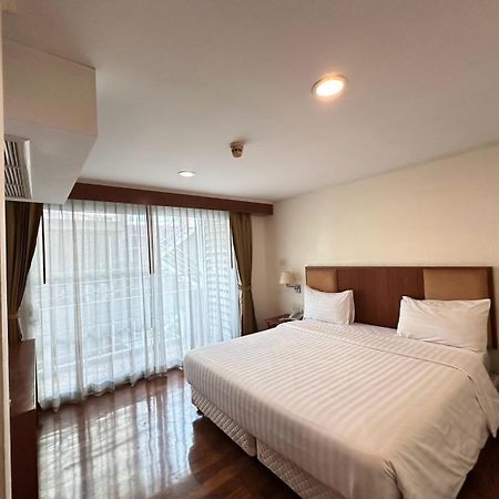 S.M. Grande Residence Bangkok Bagian luar foto