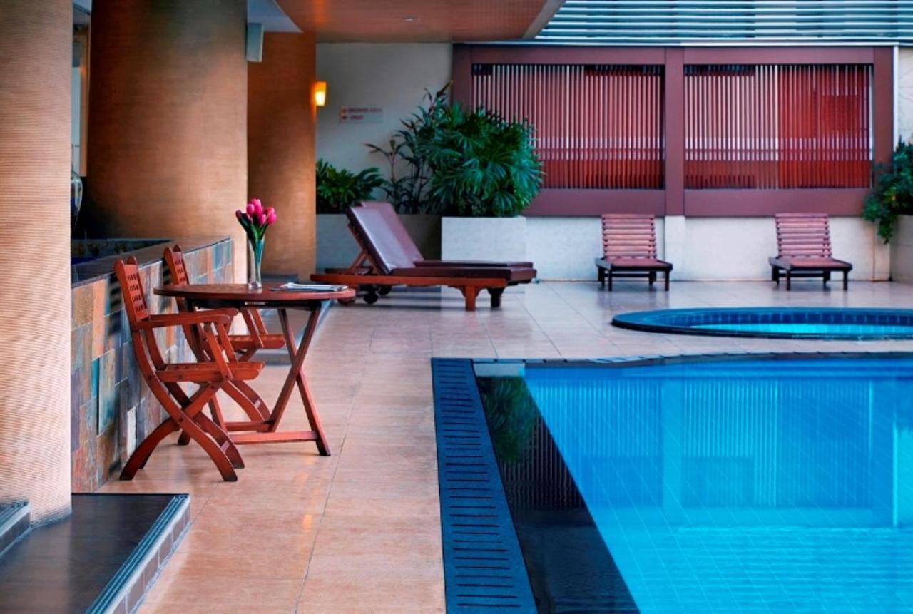 S.M. Grande Residence Bangkok Bagian luar foto