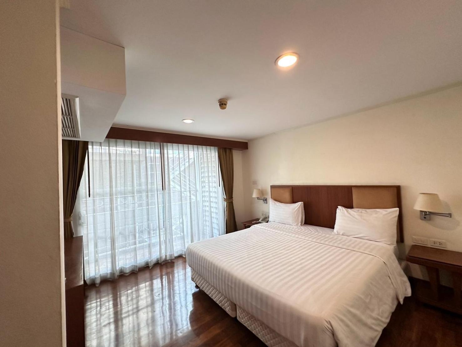 S.M. Grande Residence Bangkok Bagian luar foto