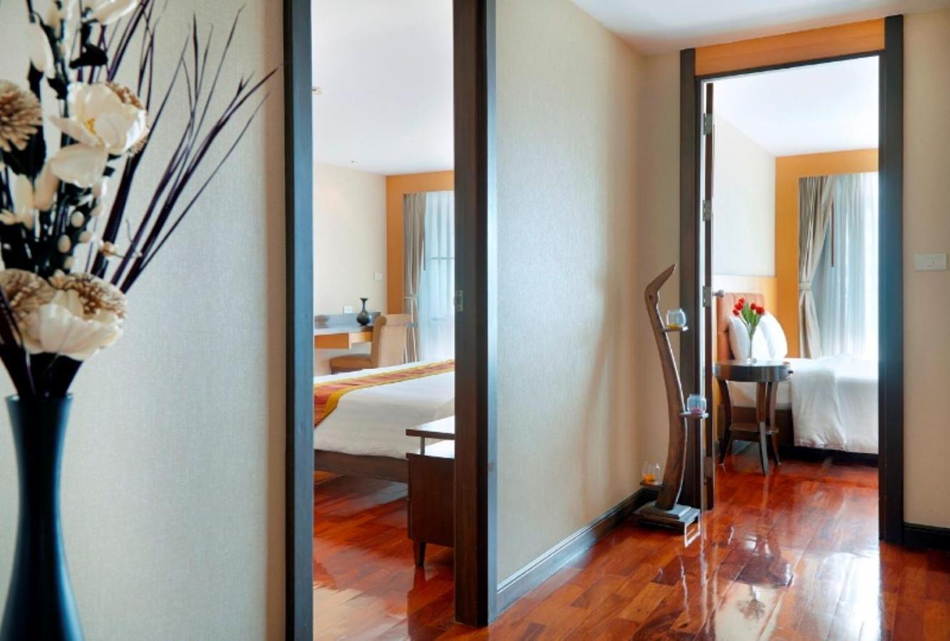 S.M. Grande Residence Bangkok Bagian luar foto